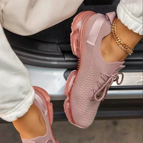 Kelsey Stretch Sneaker