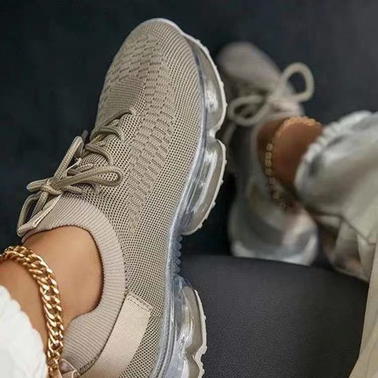 Kelsey Stretch Sneaker