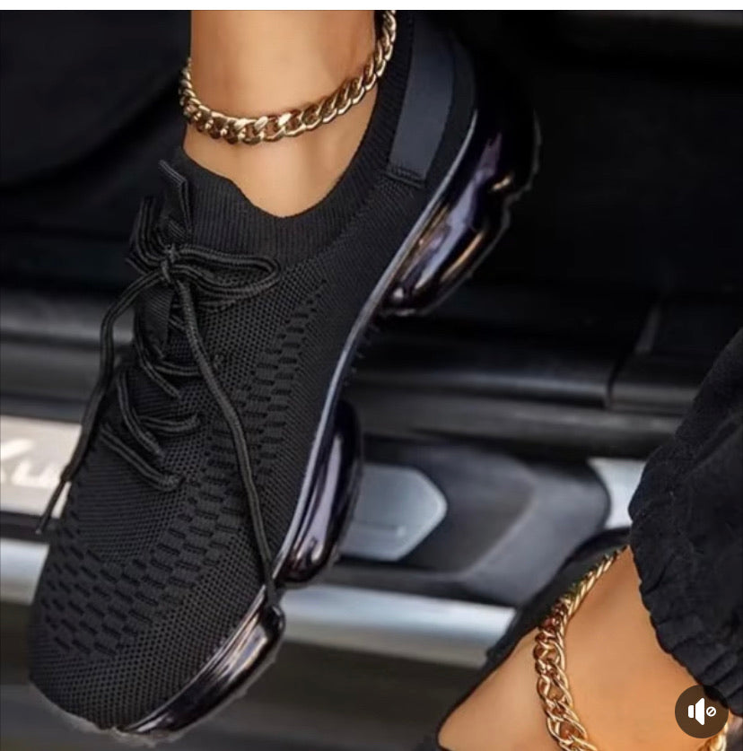 Kelsey Stretch Sneaker